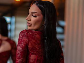 KyraReign - Live sex cams model