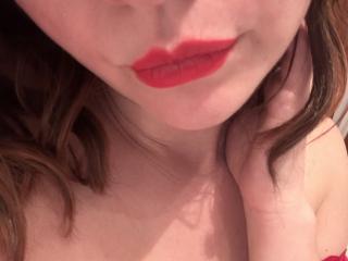 Watch  Alessadra69 live on XLoveCam