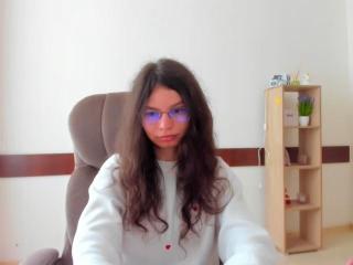Watch VikkiRi Live on XLoveCam
