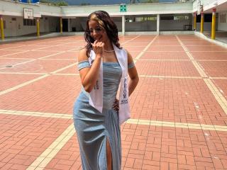 Watch  Vallerry69 live on XLoveCam