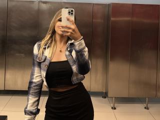 SashaPolet Blowjob XXX Cams - Photo 20/21