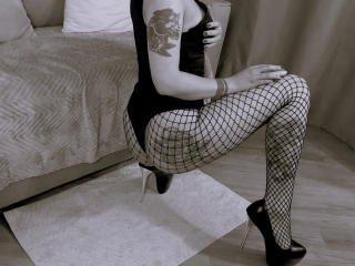 SarahLuna Blowjob XXX Cams - Photo 13/21