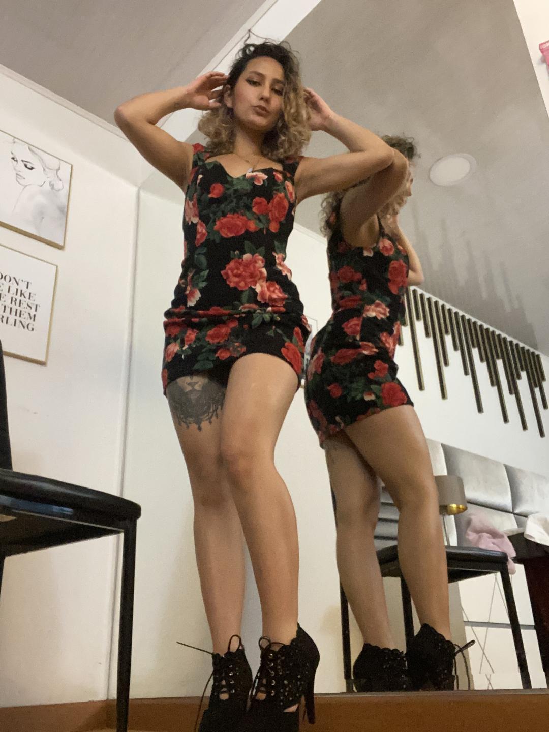 webcam model ElenaSaenz from XloveCam webcam model ElenaSaenz from XloveCam