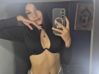 SaraMillerOne Blowjob XXX Cams - Photo 8/21