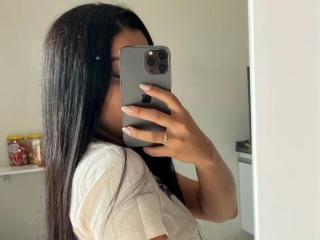 Watch  Elysha live on XLoveCam