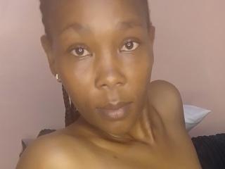 Watch  HoneyNubia live on XLoveCam