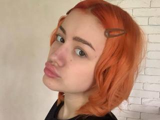 Watch  EvieLeonie live on XLoveCam