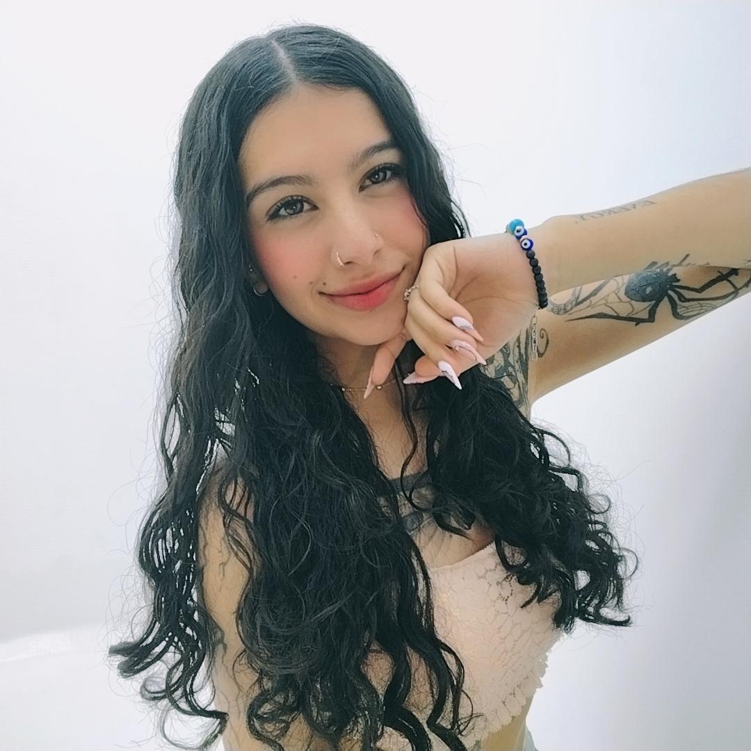 webcam model CarlaCorinas from XloveCam webcam model CarlaCorinas from XloveCam