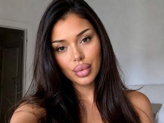 Watch  SussanBee live on XLoveCam