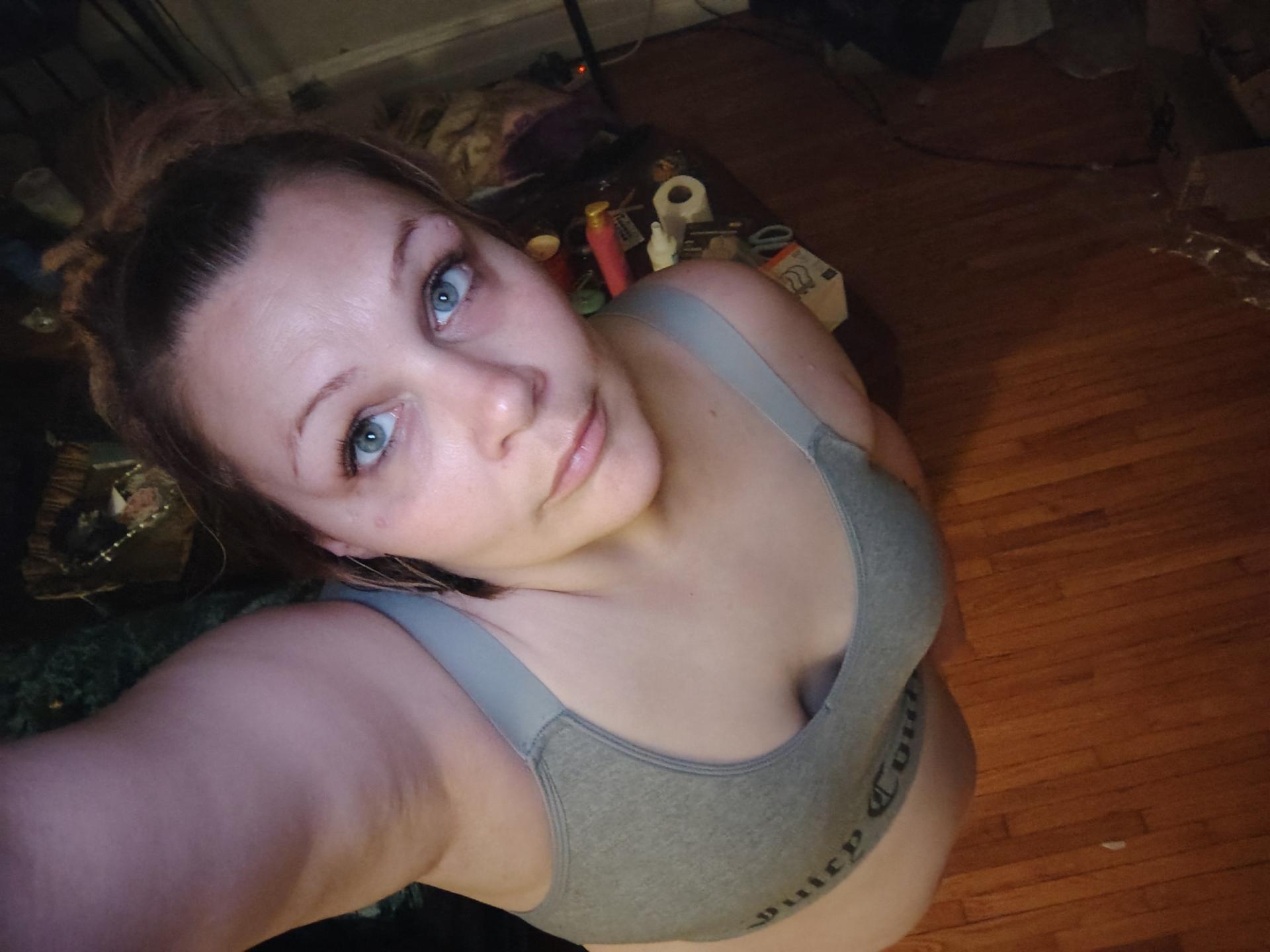 webcam model SavvyVi from XloveCam webcam model SavvyVi from XloveCam