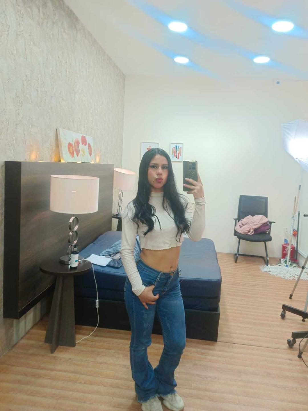 webcam model GinaRider from XloveCam webcam model GinaRider from XloveCam