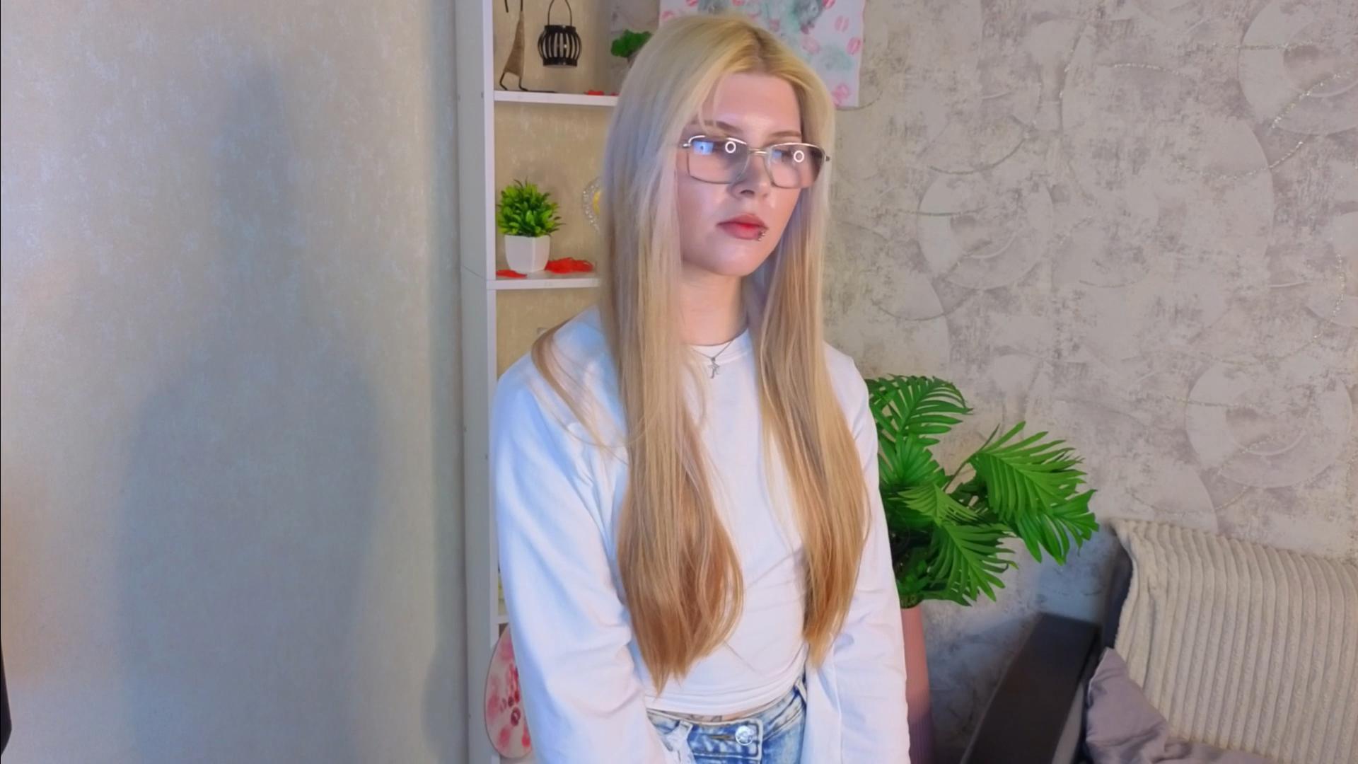 webcam model PiedadMendenhall from XloveCam webcam model PiedadMendenhall from XloveCam