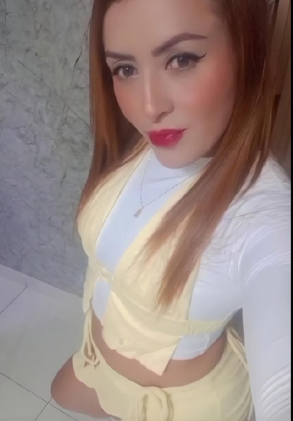 webcam model WifeNicole from XloveCam webcam model WifeNicole from XloveCam