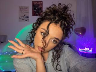 MyrtieGolds - Live sex cams model