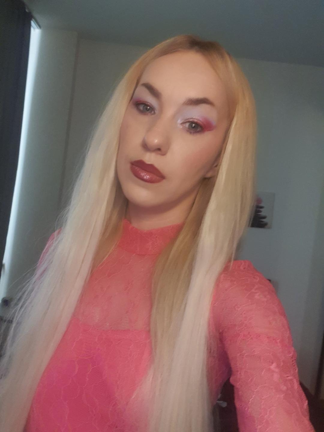 webcam model MessyQueenHot from XloveCam webcam model MessyQueenHot from XloveCam