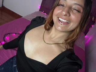 SaarahJones Fellation XXX Cams - Photo 16/21