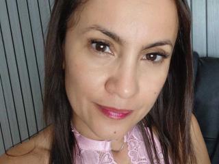 SolaraDubois Blowjob XXX Cams - Photo 8/21