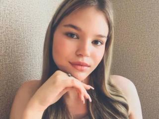 Watch TheresaHokett Live on XLoveCam