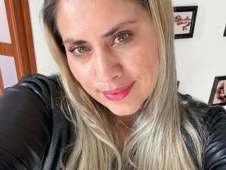 AlejaBlonde Webcam Porno Live - Photo 10/19