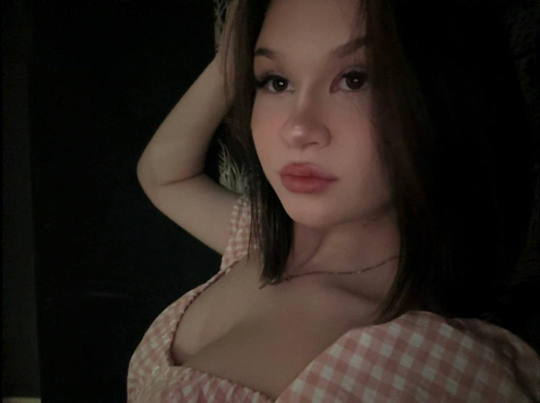 webcam model SaraJerome from XloveCam webcam model SaraJerome from XloveCam