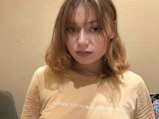 Watch LeanaBairos Live on XLoveCam