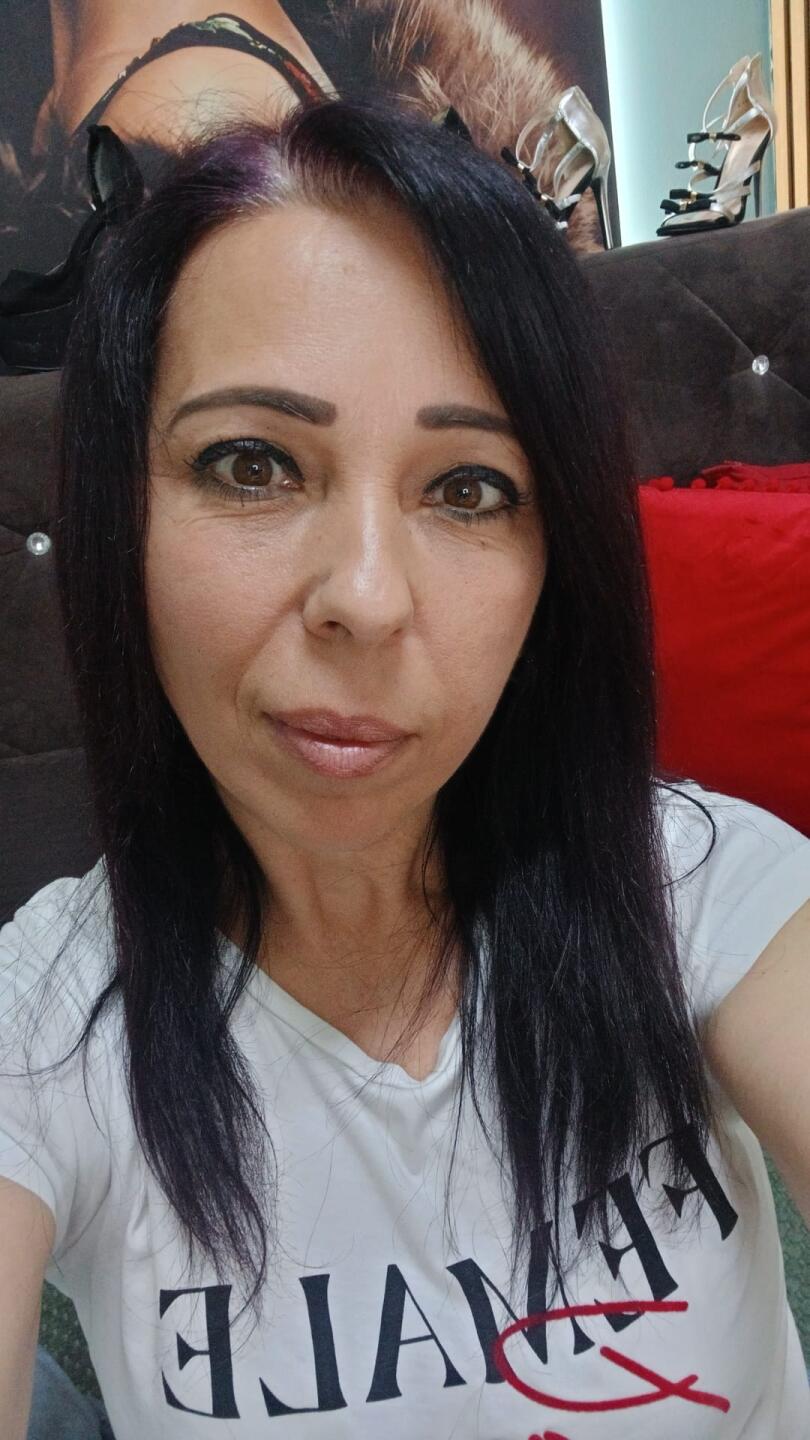 webcam model LauraSin from XloveCam webcam model LauraSin from XloveCam