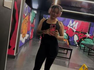 SaarahJones Fellation XXX Cams - Photo 12/21