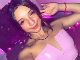 SaarahJones Fellation XXX Cams - Photo 2/21