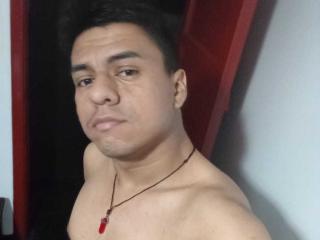 Watch  HairyLegs live on XLoveCam