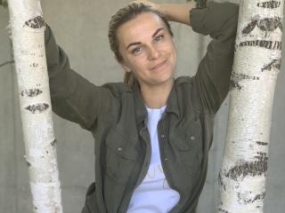 BelleLisaG Live Cam Porn - Photo 17/21