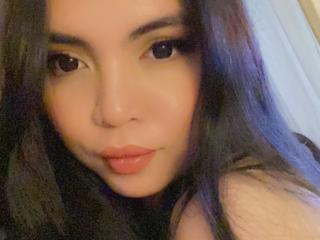 Watch  LuxeFemme live on XLoveCam