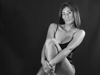 SharissWilliam Blowjob XXX Cams - Photo 21/21