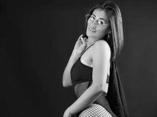 SharissWilliam Blowjob XXX Cams - Photo 6/21