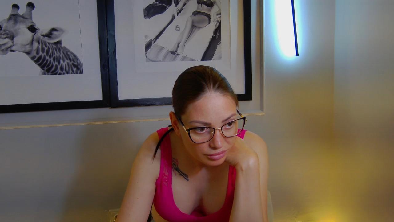 webcam model Katyline from XloveCam webcam model Katyline from XloveCam