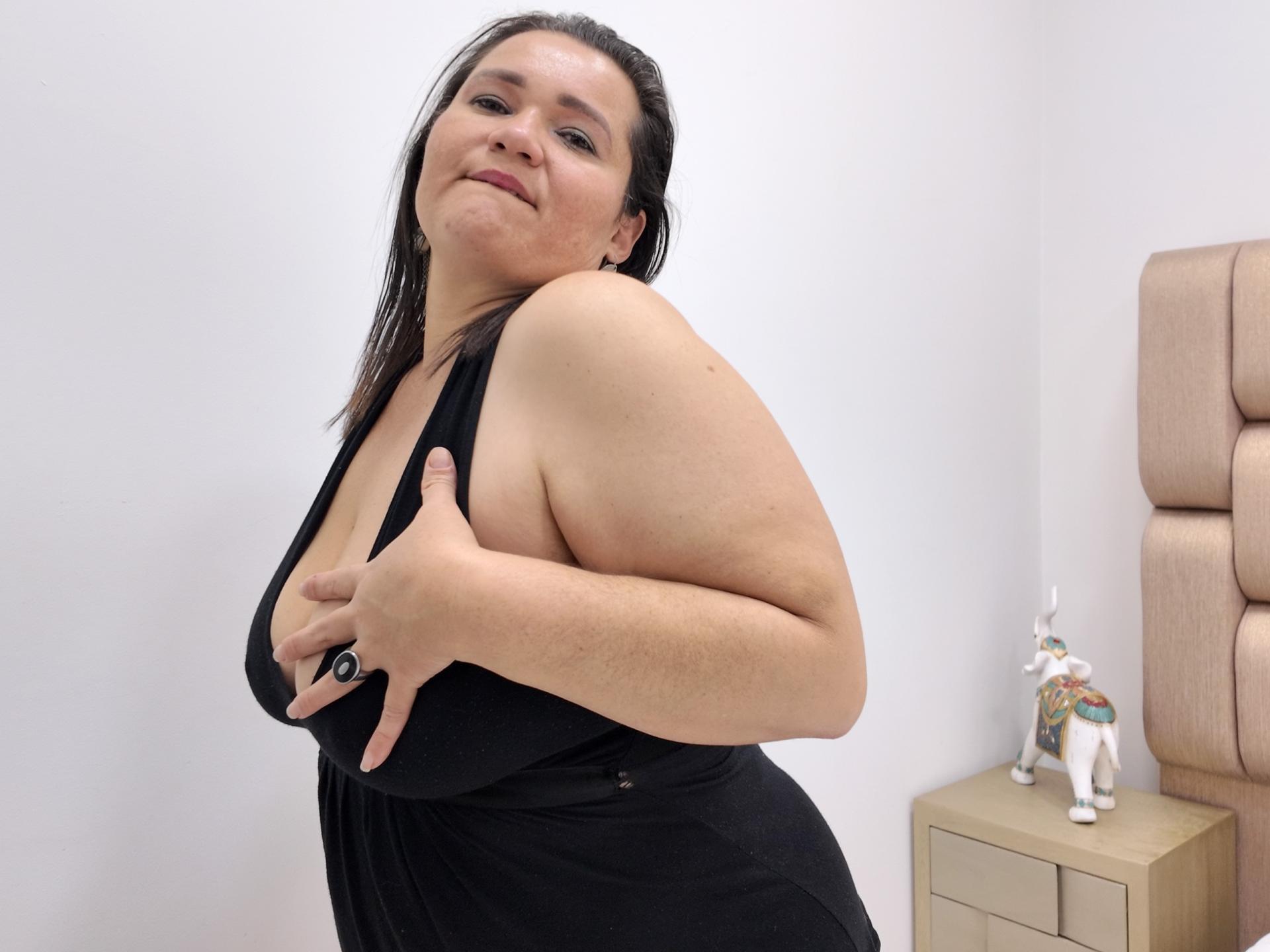 webcam model JackyMiller from XloveCam webcam model JackyMiller from XloveCam