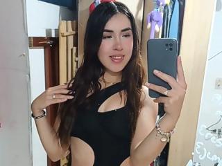 EmiilyVelvet Boobs Liveshow - Photo 19/21