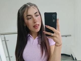 EmiilyVelvet Boobs Liveshow - Photo 10/21