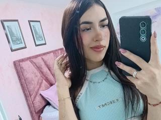 EmiilyVelvet Boobs Liveshow - Photo 5/21