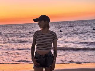 SarahRousen Blowjob XXX Cams - Photo 8/21