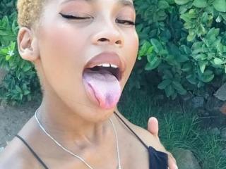 EveEulalia Boobs Liveshow - Photo 8/11
