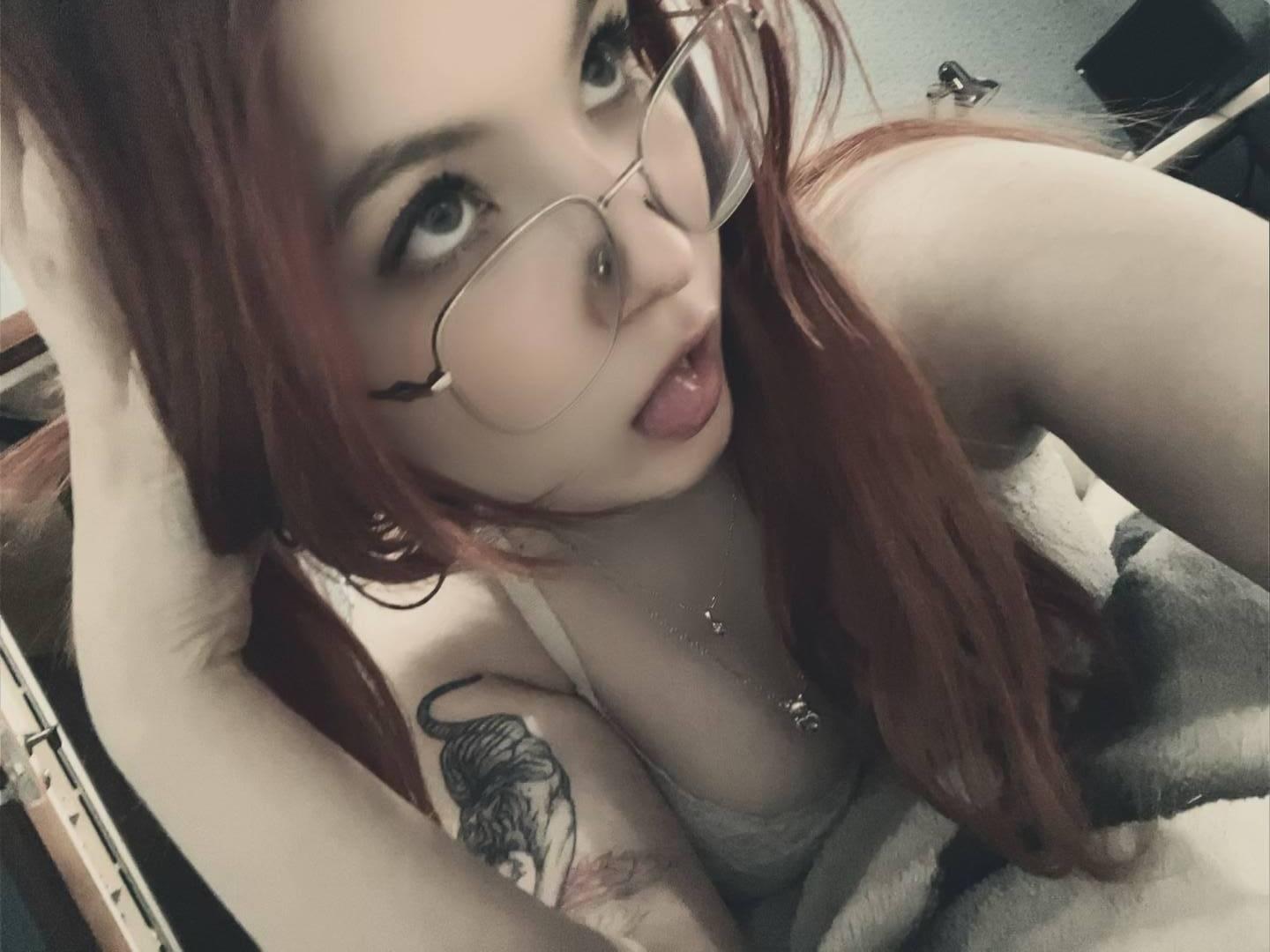 webcam model MargSeyler from XloveCam webcam model MargSeyler from XloveCam