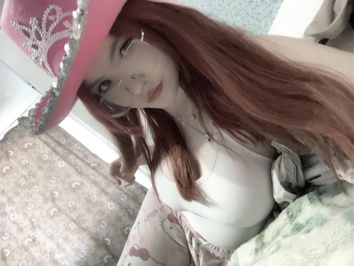 webcam model MargSeyler from XloveCam webcam model MargSeyler from XloveCam