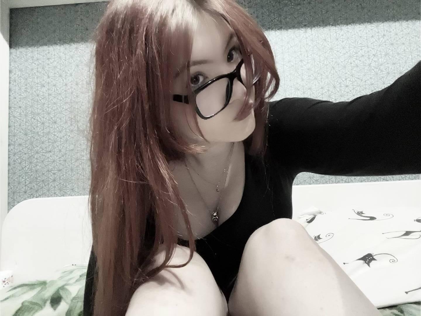 webcam model MargSeyler from XloveCam webcam model MargSeyler from XloveCam