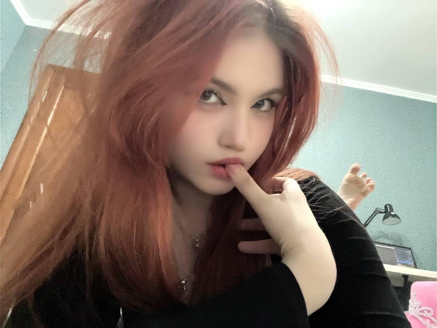 webcam model MargSeyler from XloveCam webcam model MargSeyler from XloveCam