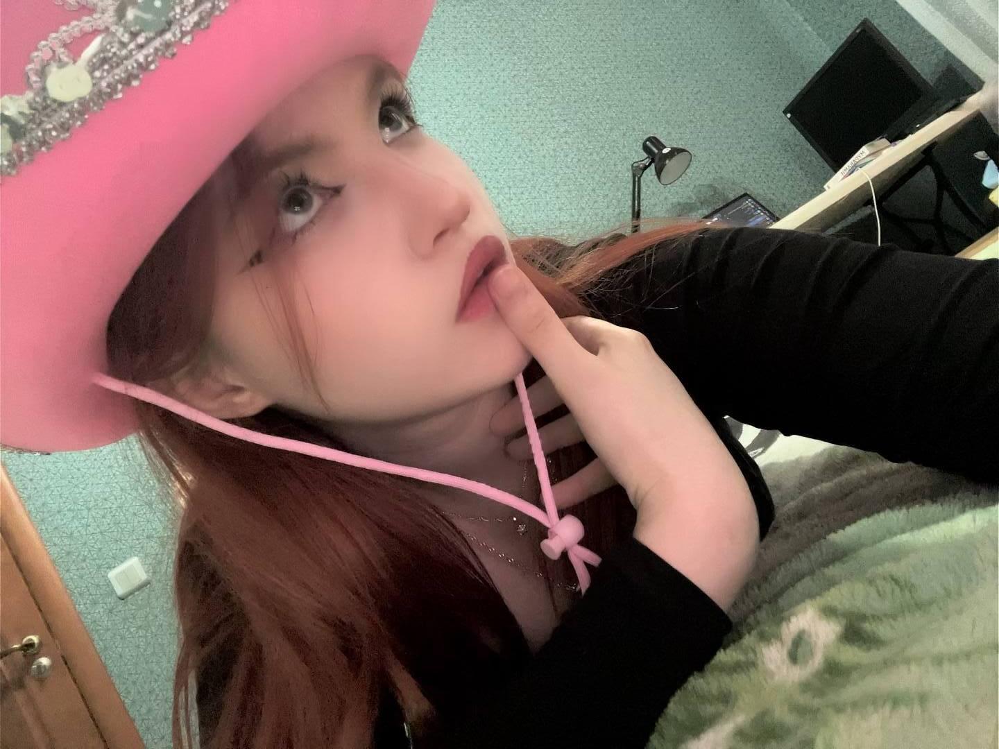 webcam model MargSeyler from XloveCam webcam model MargSeyler from XloveCam