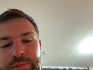 Watch  Lesloupps69 live on XLoveCam