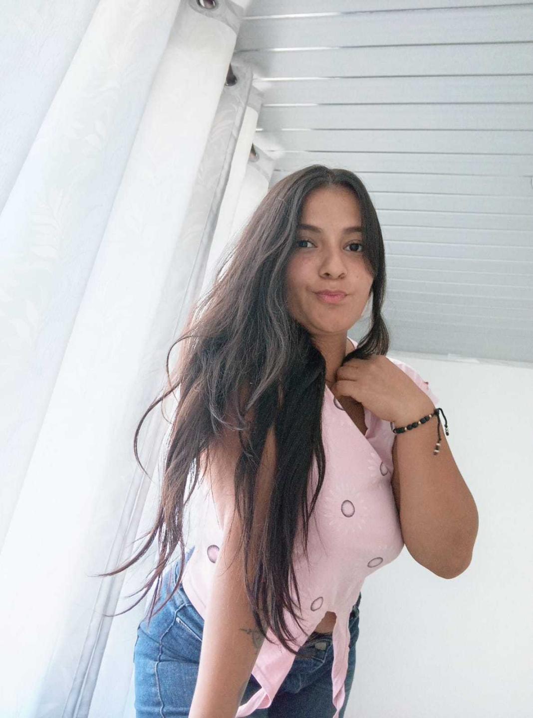 webcam model GiaaSmith from XloveCam webcam model GiaaSmith from XloveCam