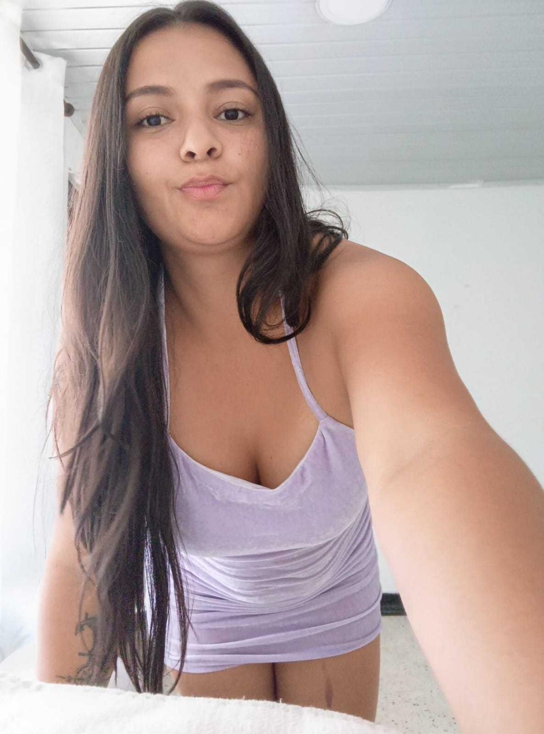 webcam model GiaaSmith from XloveCam webcam model GiaaSmith from XloveCam