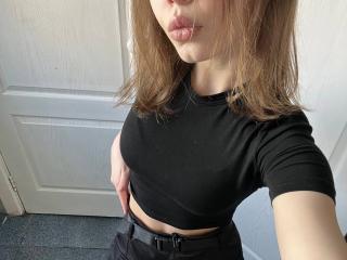 CheliaFloerke Webcam Sex Direct - Photo 4/9