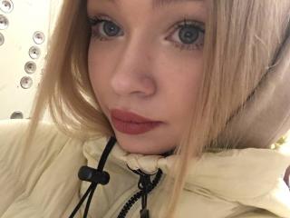 AnnamaeSvehla Webcam Porno Live - Photo 9/12